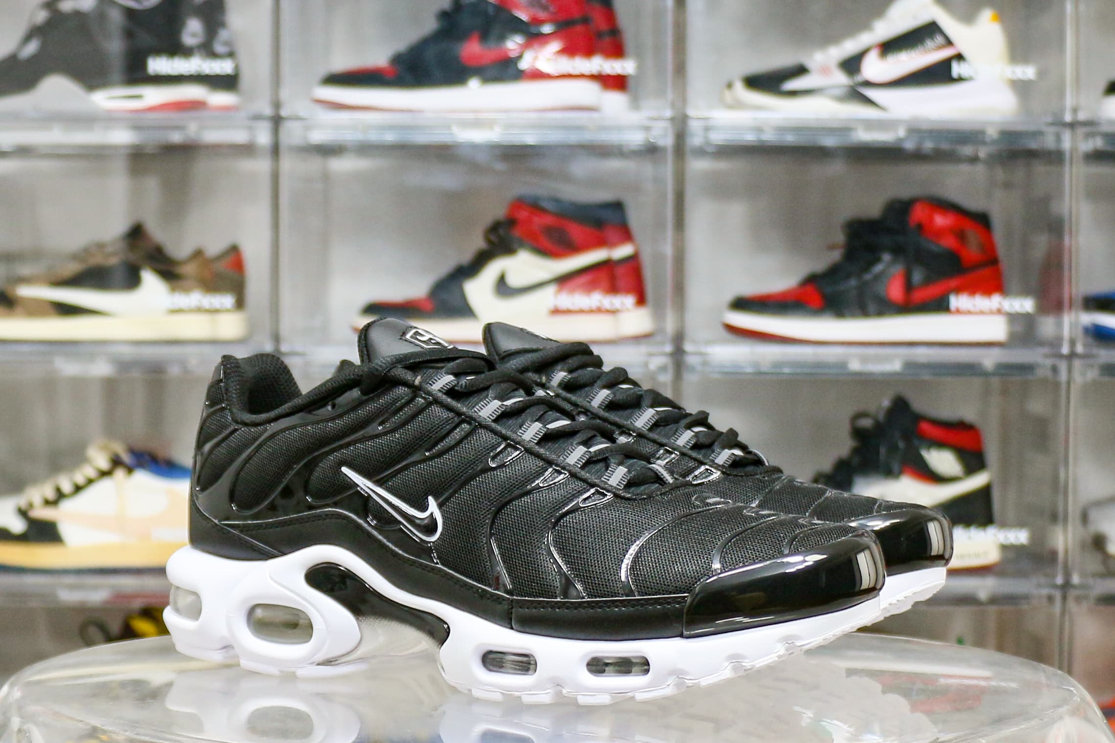 Nike Air Max Plus Black White