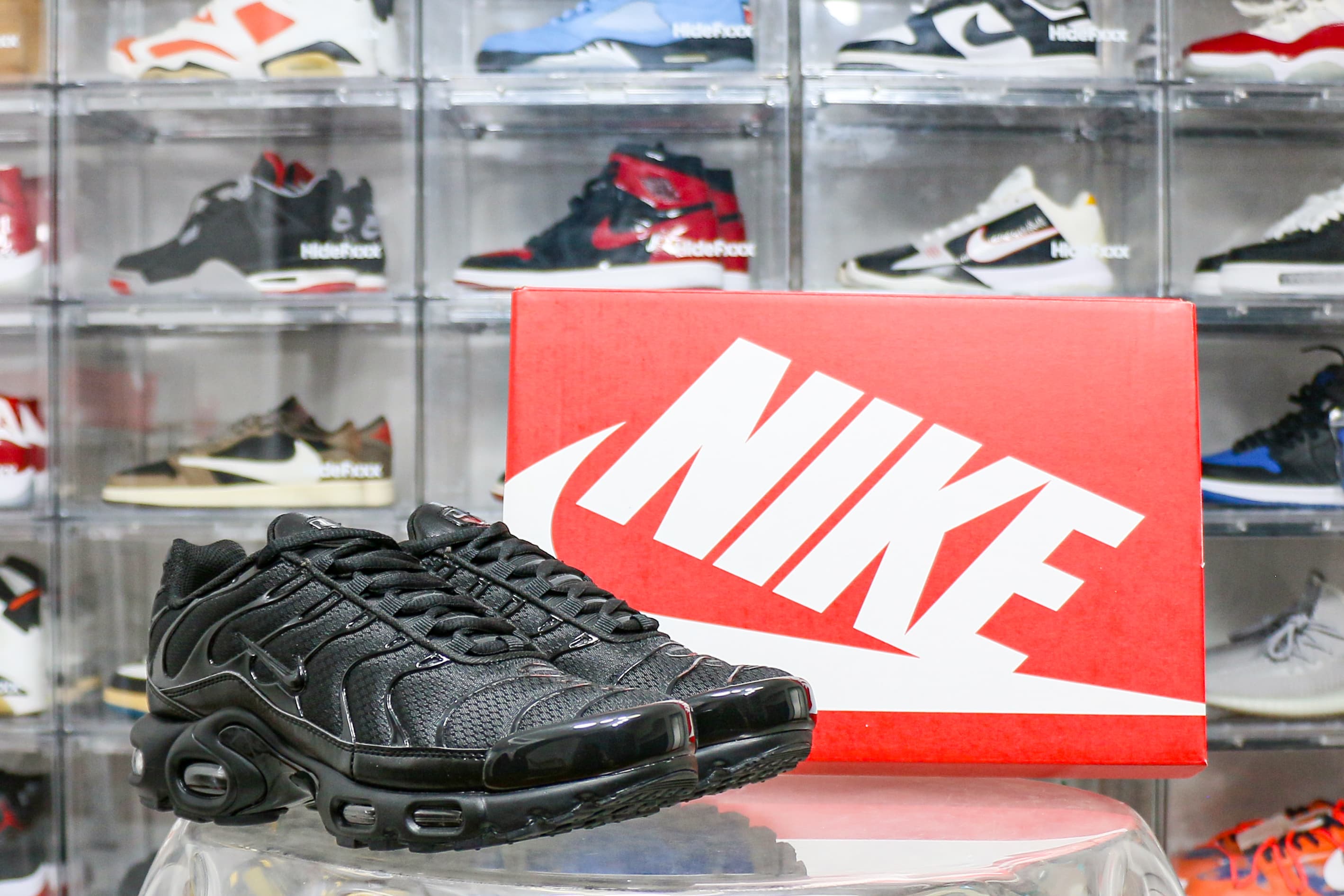 Nike Air Max Plus Triple Black