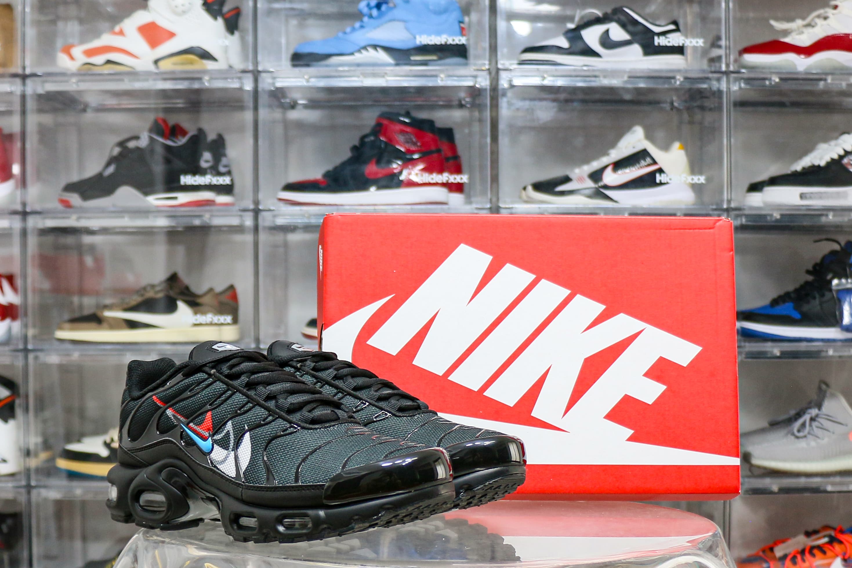 Nike Air Max Plus Multi Swoosh Black Crimson