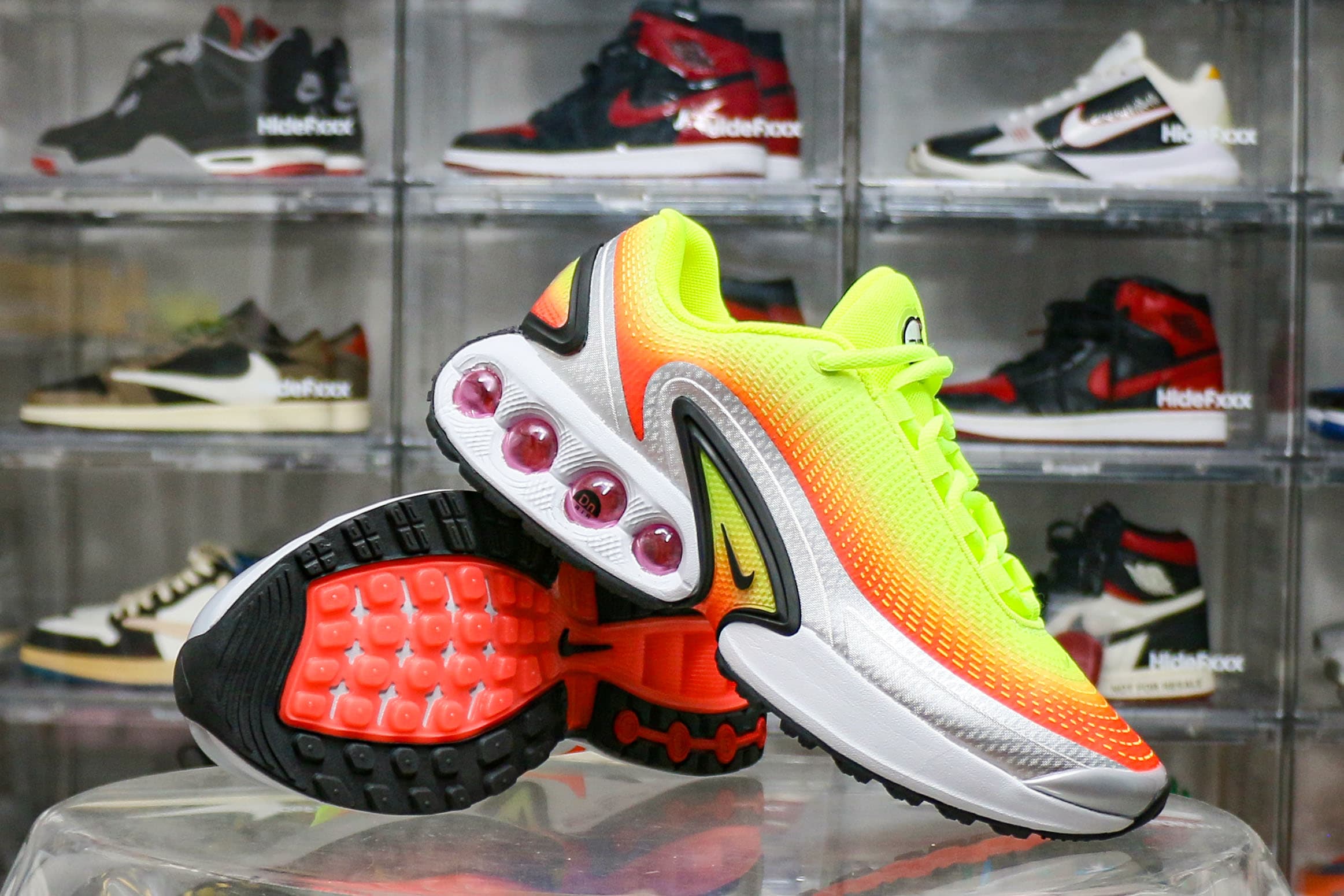 Air Max DN SE Cyber Bright Crimson